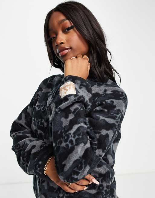 ASOS 4505 – Narciarska bluza polarowa z zamkiem pod szyją i wzorem moro