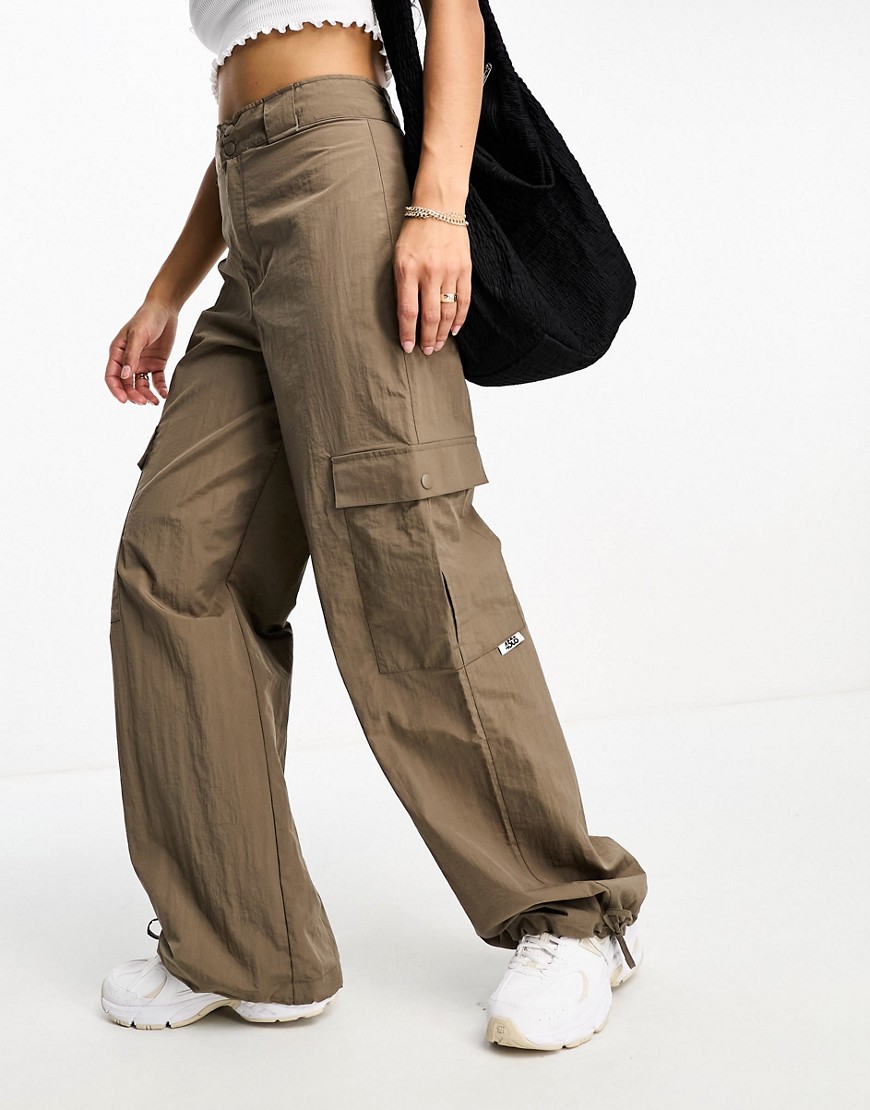 4505 oversized utlity pants in crinkle with pockets-Brown
