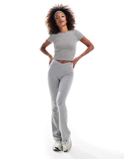 ASOS 4505 – Performance – Gråmelerat, mjukt set