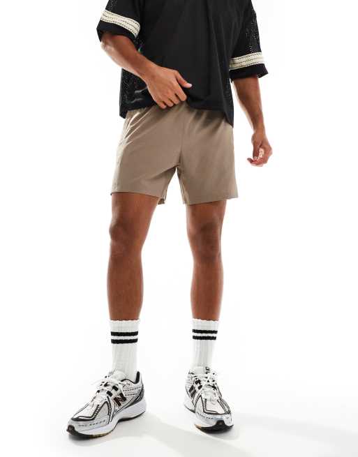 Nike running shorts with zip pockets best sale