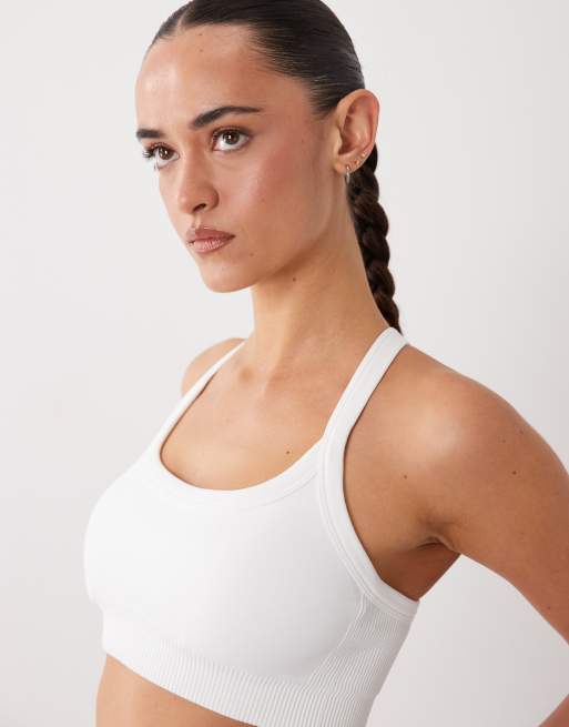 ASOS 4505 sculpting naadloze sport-bh met medium support en verstelbare bandjes in wit, 3 van 4