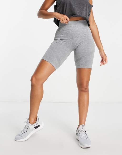 Seamless sculpting active biker short