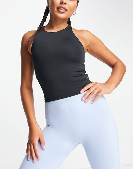 Singlet with built clearance in bra