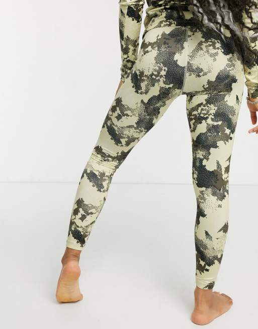 ASOS 4505 ski base layer fleece back legging in camo