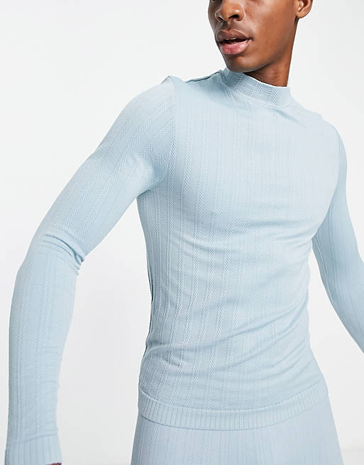  ski base layer top in cable knit seamless 