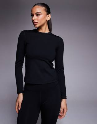 ASOS 4505 Ski & Snow ASOS 4505 Ski fleece back base layer long sleeve with thermal treatment in black