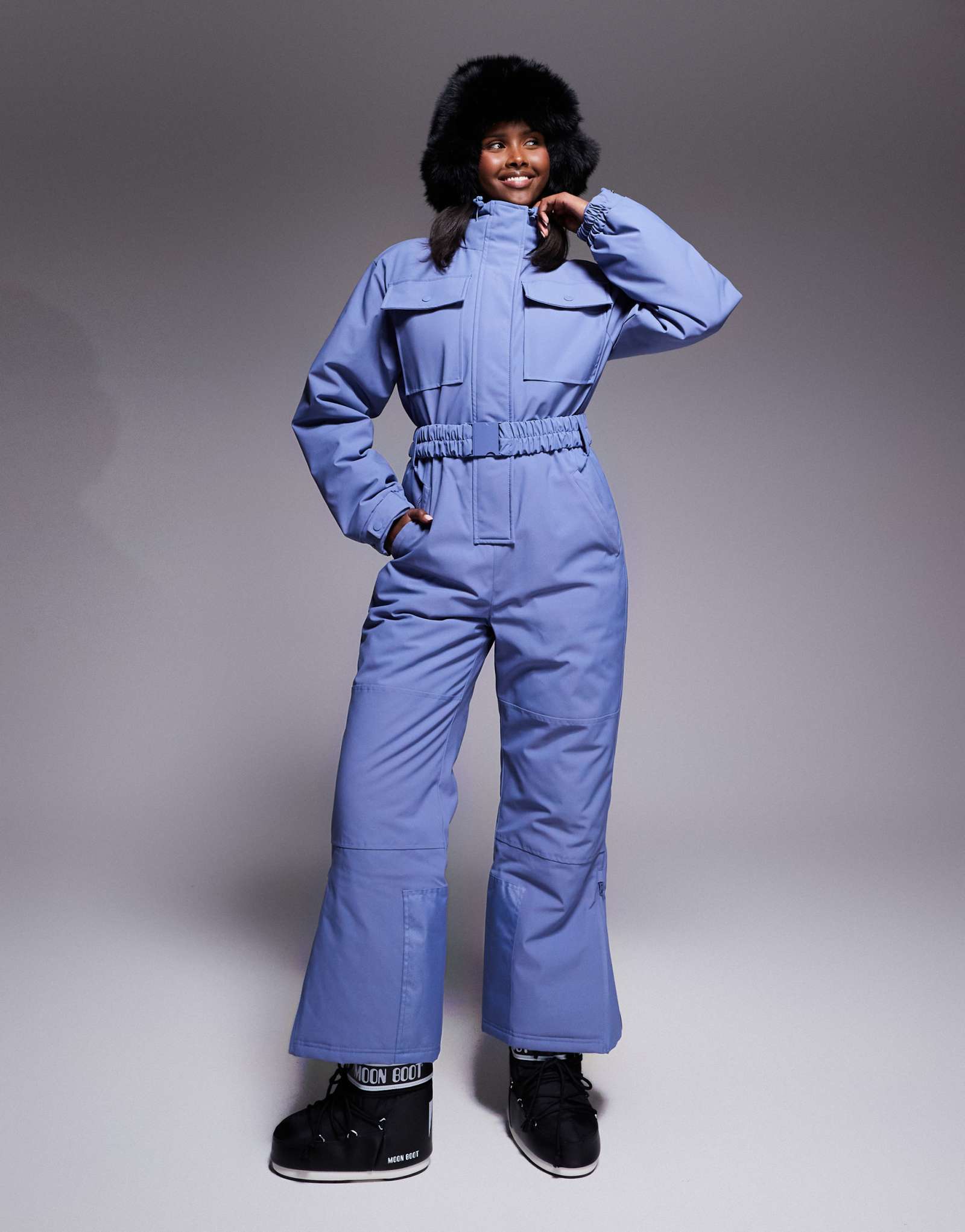 Лыжный костюм ASOS 4505 Ski в стиле ретро с поясом и воронкообразным вырезом темно-синего цвета