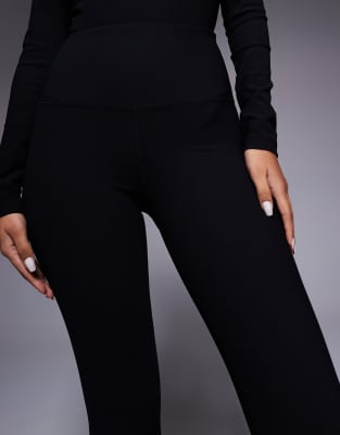 Asos 4505 Ski & Snow Asos 4505 Ski Ribbed Fleece Backed Base Layer Leggings With Thermal Treatment In Black