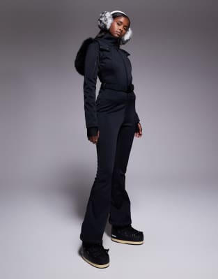ASOS 4505 - Ski - Softshell-Skianzug in Schwarz mit schmalem, ausgestellten Bein, Gürtel und Kapuze mit Kunstpelzbesatz