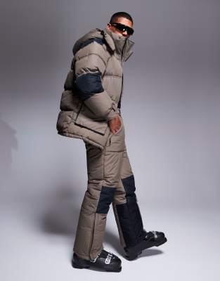 Asos Design 4505 Ski Water Repellent Ski Pants With Straight Legs In Clay Color Block-neutral
