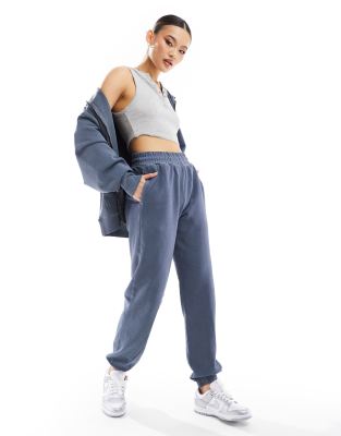 ASOS 4505 - Sport-Jogginghose aus Fleece in schieferblauer Waschung mit Oversize-Schnitt