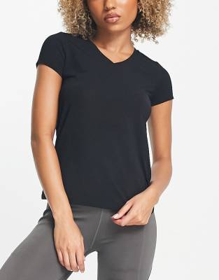 ASOS 4505 - Sport-T-Shirt mit V-Ausschnitt und Flügelärmeln-Schwarz