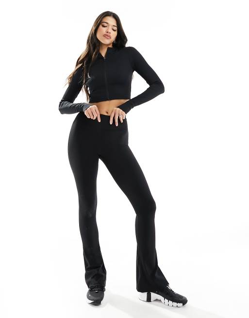 ASOS 4505 - Sportieve geribbelde hoodie met cropped pasvorm in zwart