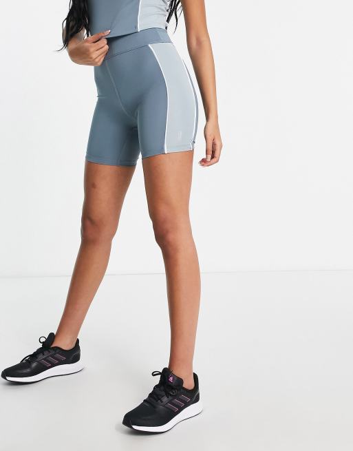 ASOS 4505 Petite booty legging short with side stripe