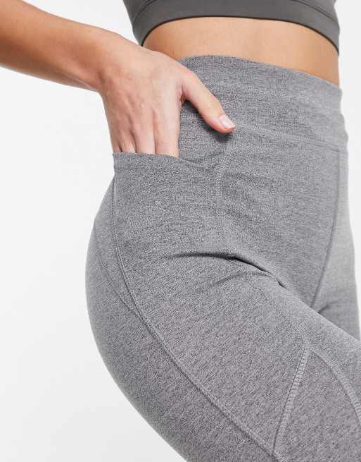 Elastic leggings with pocket in grey, 11.99€