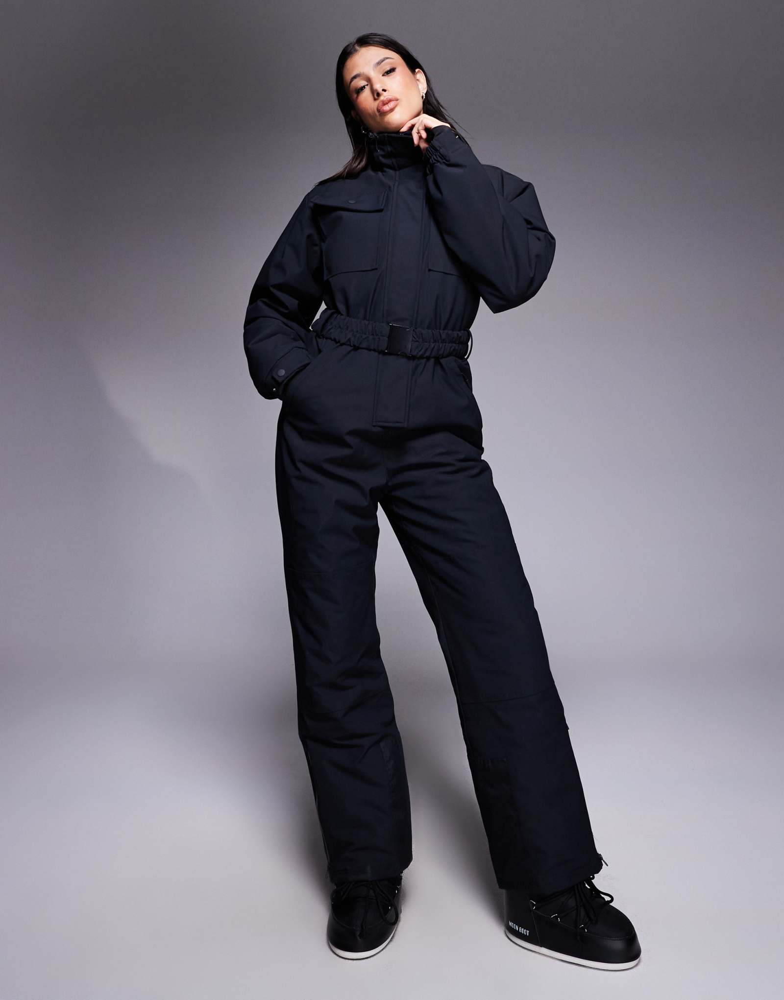 Лыжный костюм ASOS 4505 Tall Ski в стиле ретро с поясом и воронкообразным вырезом черного цвета