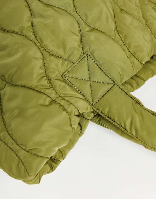 ASOS 4505 – Trainingstasche aus gestepptem Material mit Innentäschchen, 2 von 4
