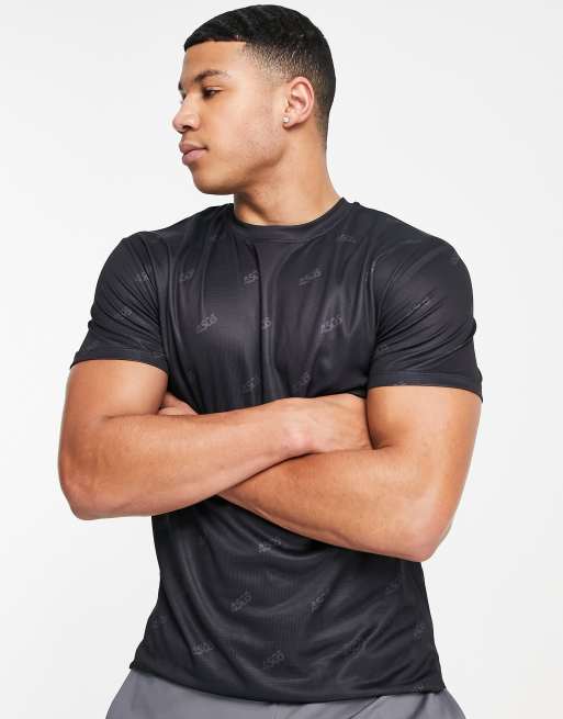 ASOS 4505 - Trænings-T-shirt med gennemgående logoprint