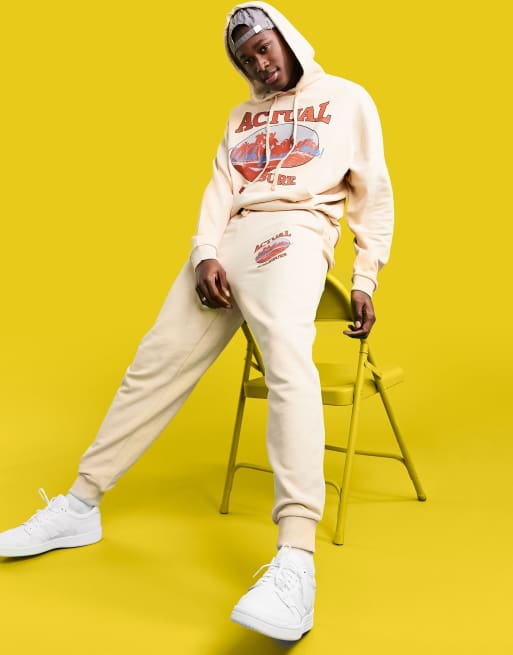 ASOS Actual – Lockere Jogginghose in Beige mit Logoprint, Kombiteil