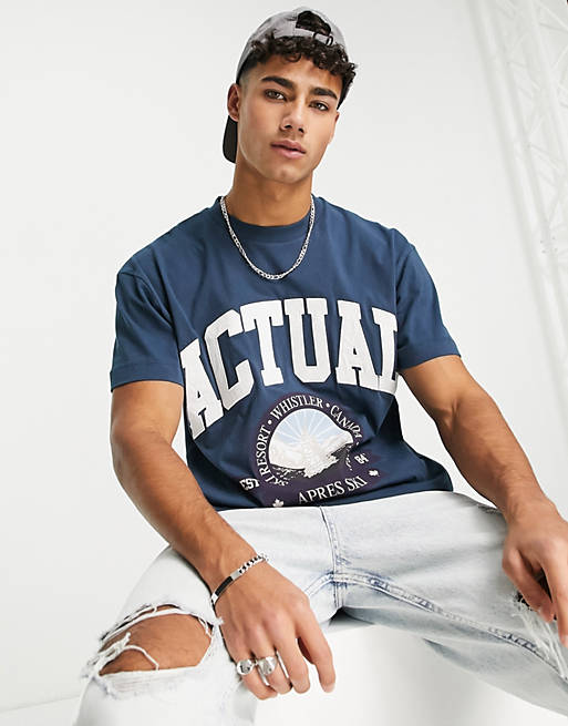 Men regular t-shirt with logo and graphic chest print in navy 