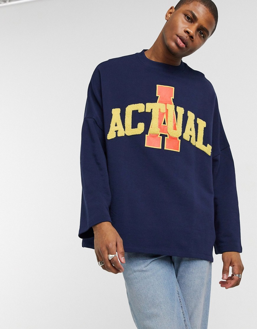 ASOS – Actual – Sweatshirt i extra oversize-modell med logga i strukturvävd bouclé-Marinblå