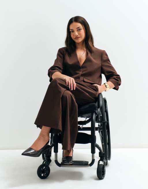 ASOS ADAPTIVE adjusted rise elasticated trouser in chocolate, 3 of 10