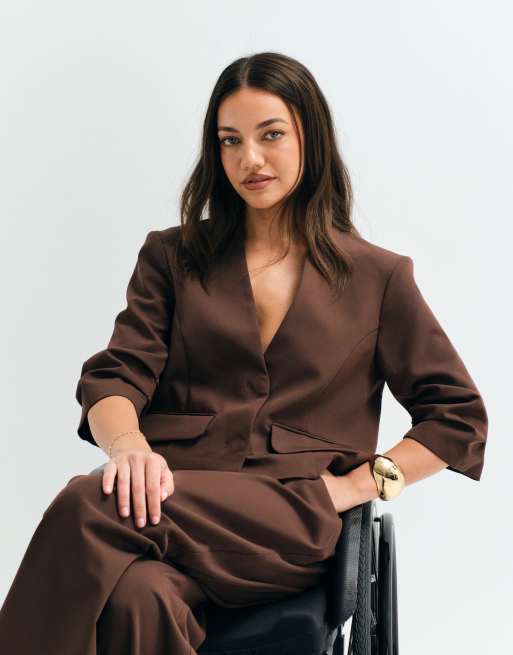 ASOS ADAPTIVE - americana corta en chocolate, 2 de 7