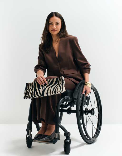 ASOS ADAPTIVE blazer corto color cioccolato, 1 di 7