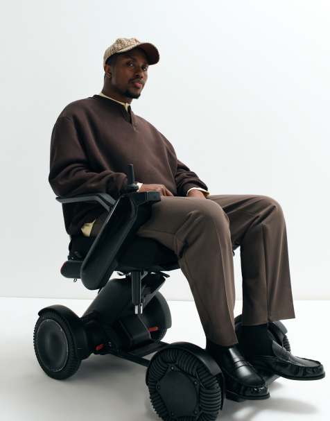 ASOS ADAPTIVE figursydda avslappnade avsmalnande byxor i beige - view 1
