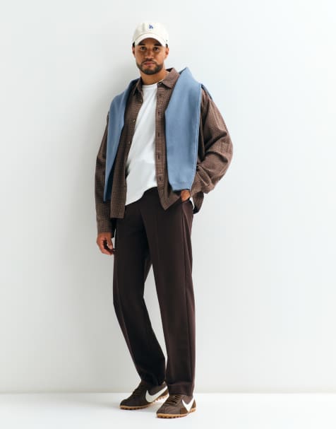 ASOS ADAPTIVE figursydda avslappnade avsmalnande byxor i brunt - view 1