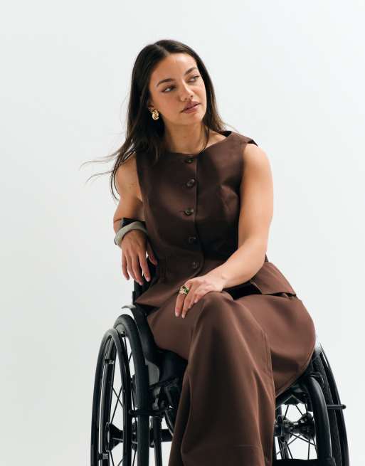ASOS ADAPTIVE skräddad väst i chokladbrun, 2 av 10
