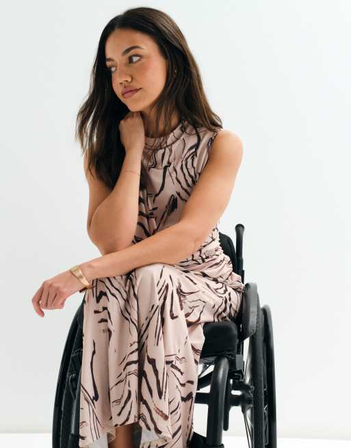 ASOS ADAPTIVE vestito lungo senza maniche con drappeggio e stampa astratta, 2 di 10