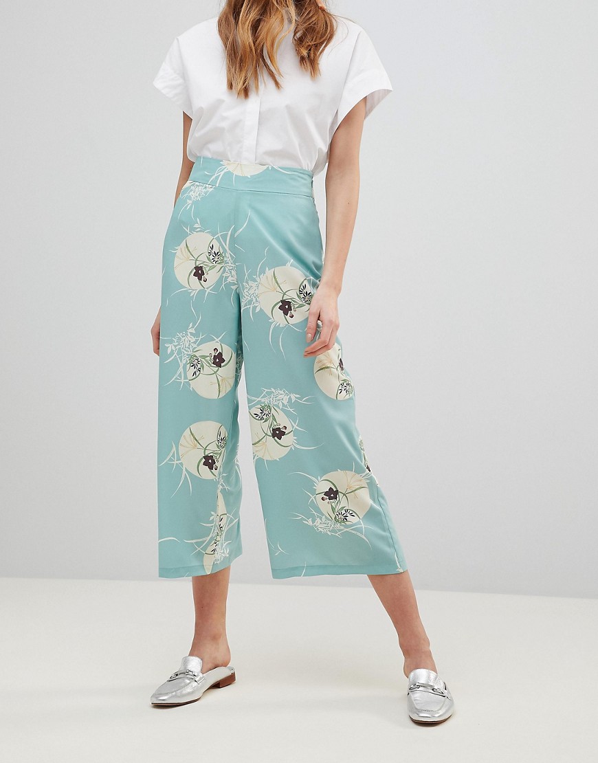 ASOS – Blommiga figursydda culotte-byxor i mjukt material-Flerfärgad