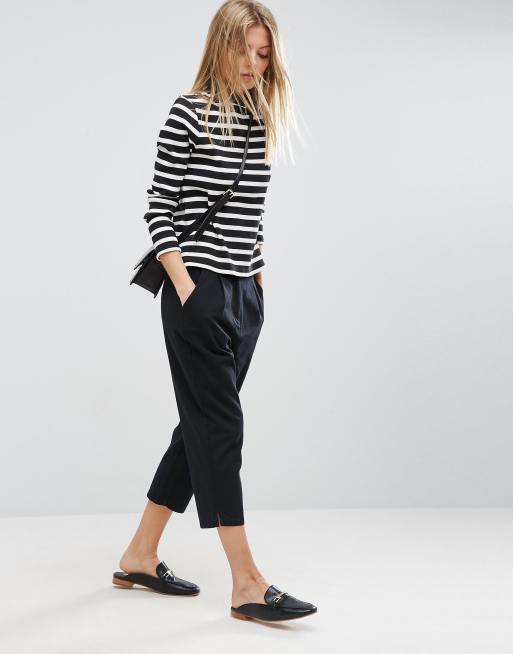 Relaxed Capri Pants