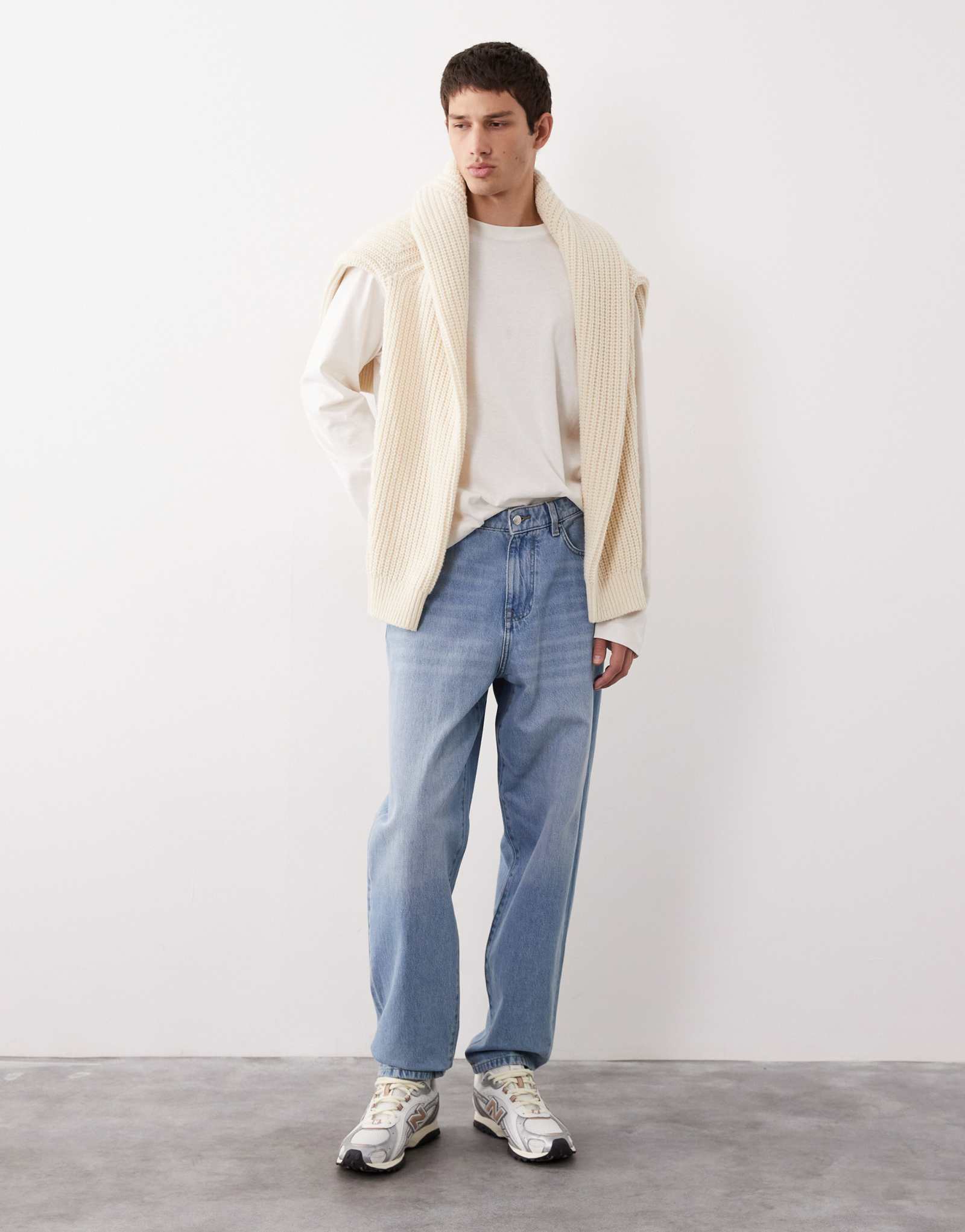 Зауженные джинсы ASOS COLLECTIVE AC-B-251 светло-голубого цвета 