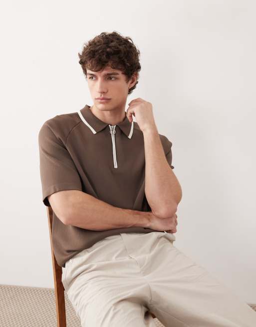 ASOS COLLECTIVE - Polo comoda in maglia compatta marrone con zip corta in coordinato