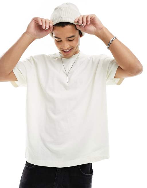 ASOS – Dark Future – Beige t-shirt i oversize med fjärilstryck baktill, 2 av 4