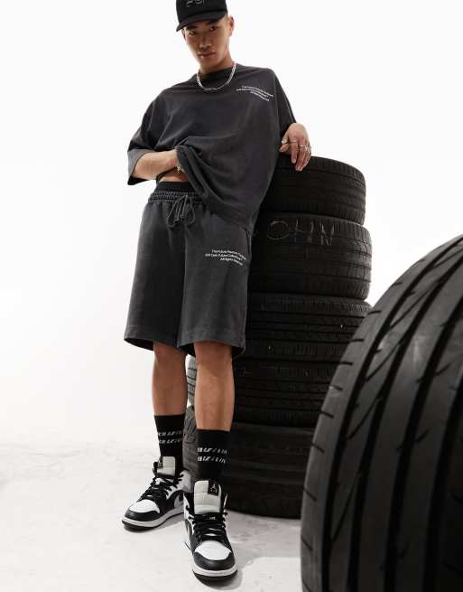 ASOS Dark Future – Locker geschnittene Shorts in verwaschenem Schwarz mit „Brave“-Logo, Kombiteil