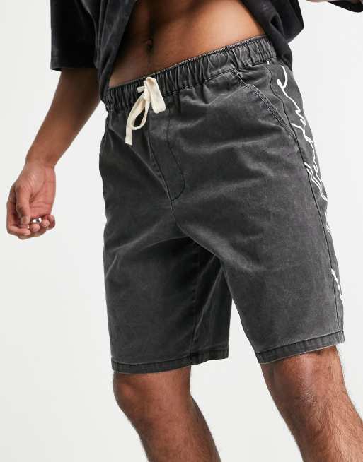 ASOS Dark Future – Luźne skaterskie szorty z nadrukiem na nogawce