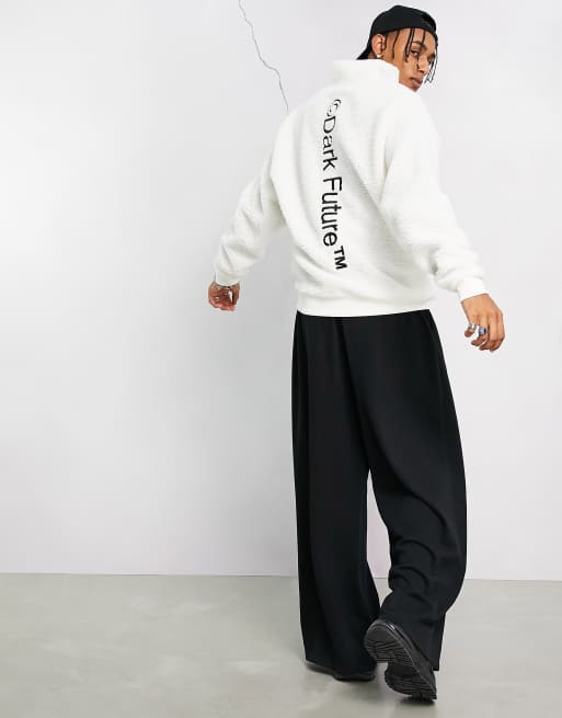 ASOS Dark Future – Oversize-Sweatshirt in Knochenweiß aus Teddyfell mit durchgehendem Reißverschluss und Stehkragen, 4 von 4