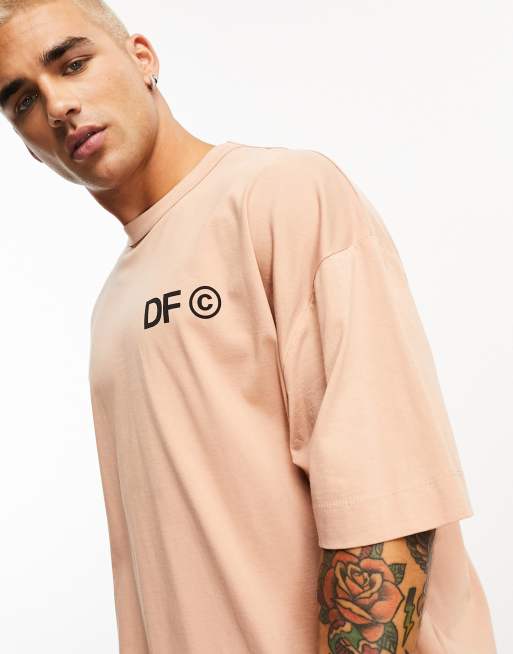 ASOS Dark Future – Oversize-T-Shirt in Blassbraun mit Logoprint auf dem Rücken, 3 von 4