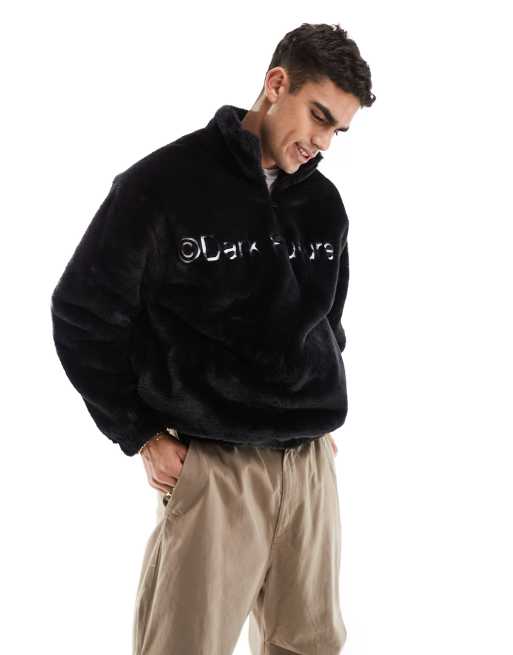 ASOS Dark Future - Oversized sweatshirt van imitatiebont met korte rits en geborduurd detail op de voorkant in zwart