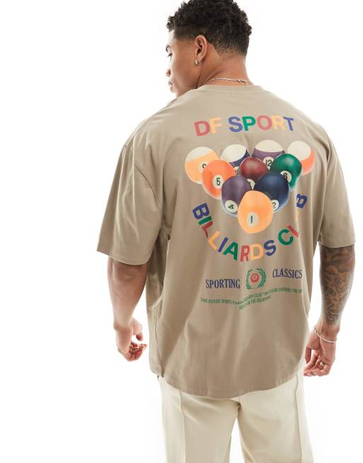 ASOS Dark Future - Oversized T-shirt med sportsprint på ryggen i brun