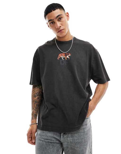 ASOS Dark Future - Oversized T-shirt met tijgerprint op de borst in zwart met wassing