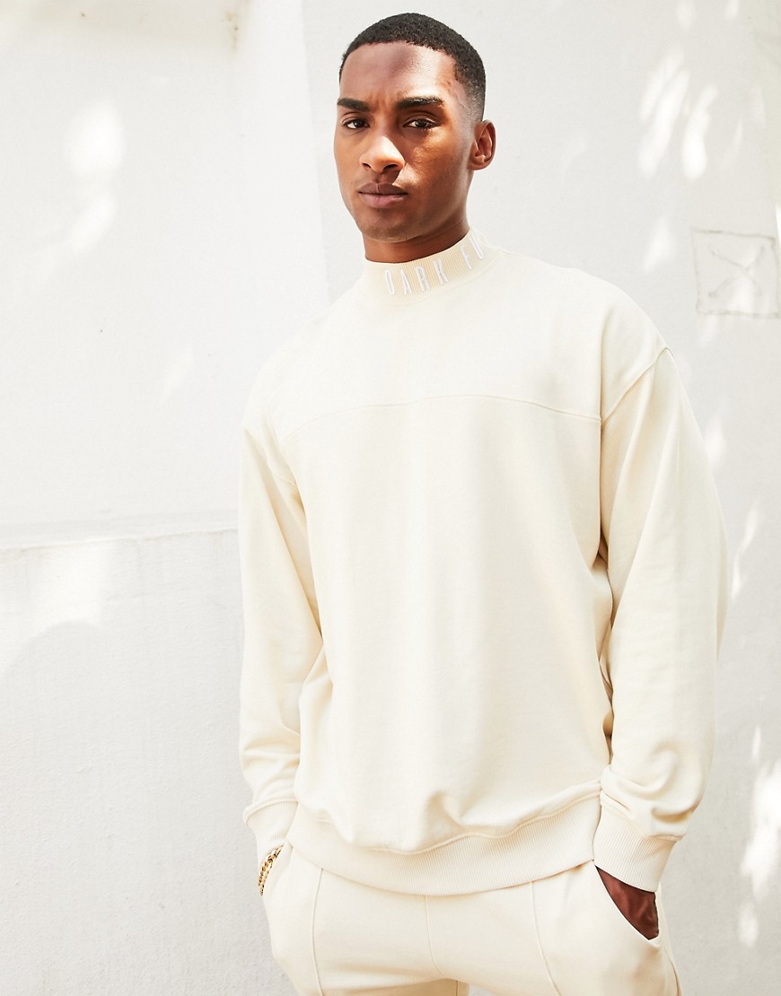 ASOS – Dark Future – Sweatshirt i oversize-modell med hög ringning och broderad logga, del av set-Vit