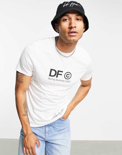 ASOS – Dark Future – T-Shirt mit mehreren Logoprints in Weiß 