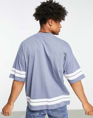 T-shirt oversize blu ardesia con fondo e polsini a righe a contrasto con logo ricamato - ASOS DESIGN T-shirt donna  - immagine1