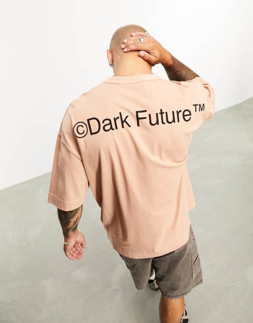 ASOS Dark Future - T-shirt oversize marrone pallido con stampa del logo sul retro, 2 di 4