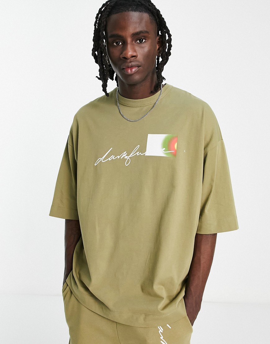 T-shirt oversize verde kaki con logo e grafica grande sulla schiena in coordinato - ASOS DESIGN T-shirt donna  - immagine2