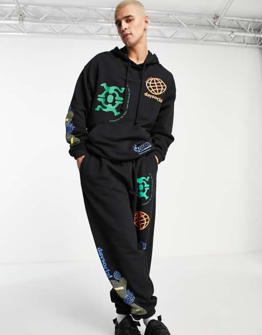ASOS Day Social - Felpa con cappuccio oversize nera con logo multiposizione in coordinato